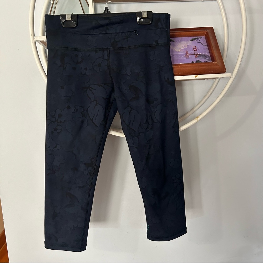 Nancy Rose Performance Women's 6 Capri Leggings Pants